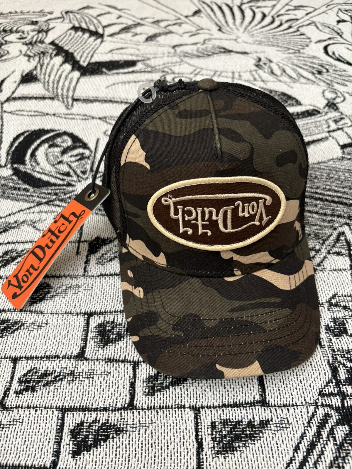 Von Dutch UPSIDE DOWN LOGO CAMO TRUCKER Size ONE SIZE - 1 Thumbnail