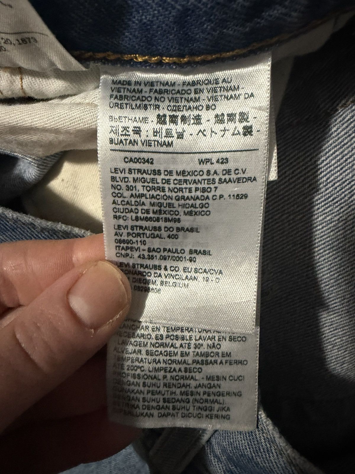 Levi's Levi's 501 button-fly ripped Y2K light wash denim jeans30x32 Size US 30 / EU 46 - 5 Thumbnail