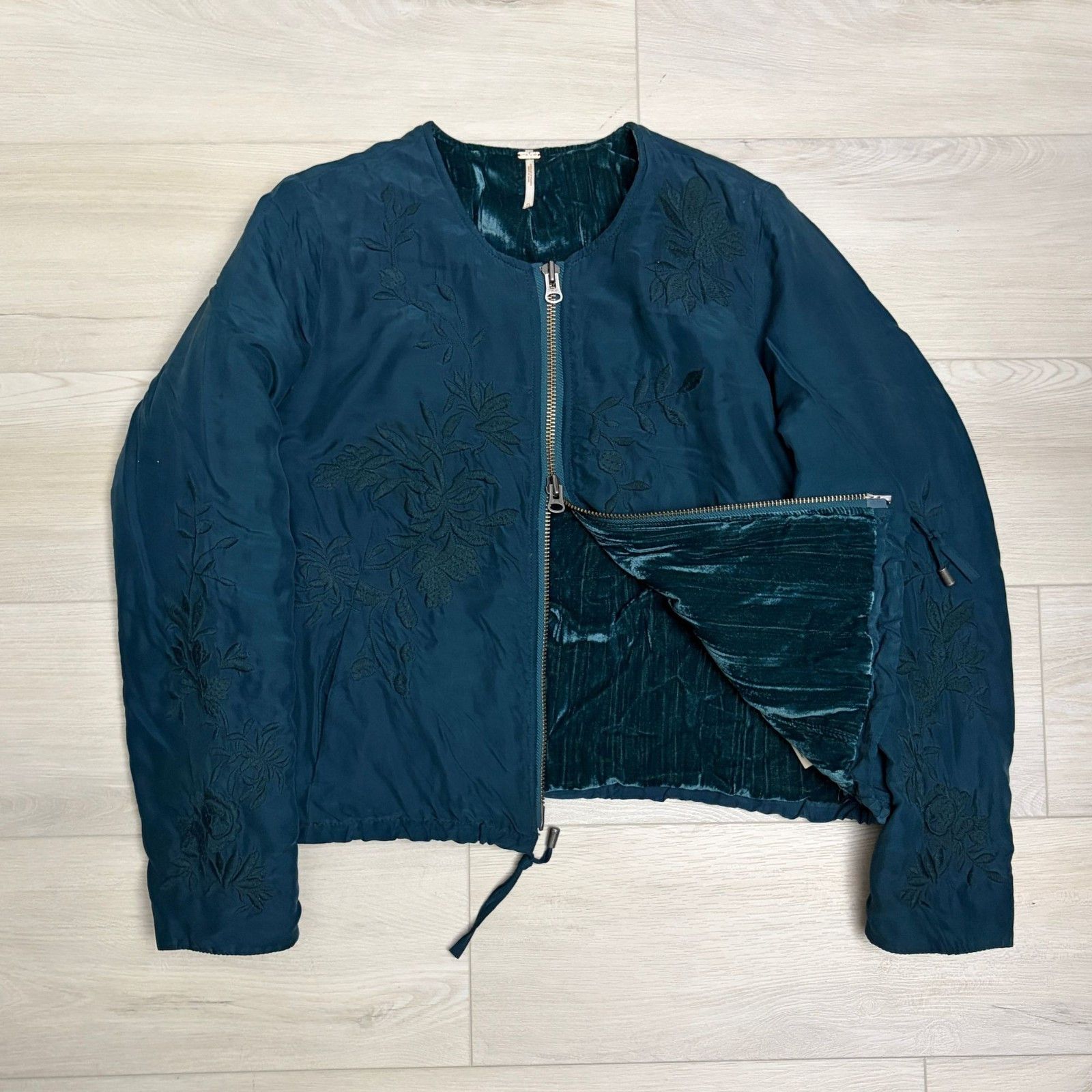 Free People FREE PEOPLE 100% SILK Cropped Velvet Lined Bomber Jacket XS Size XS / US 0-2 / IT 36-38 - 8 Thumbnail