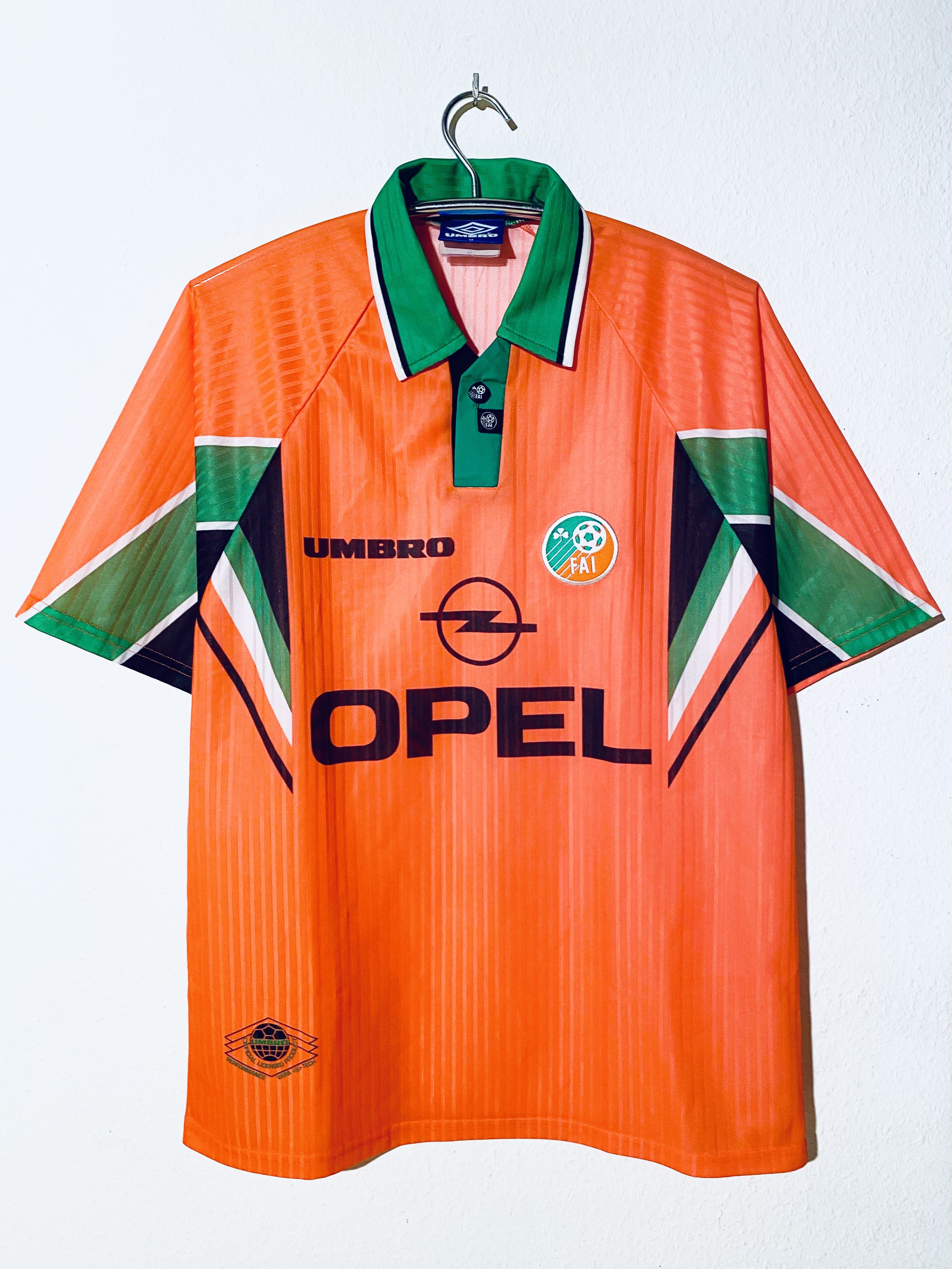 Umbro Ireland 1996 - 1998 Away Jersey 96/98 Size US M / EU 48-50 / 2 - 1 Thumbnail