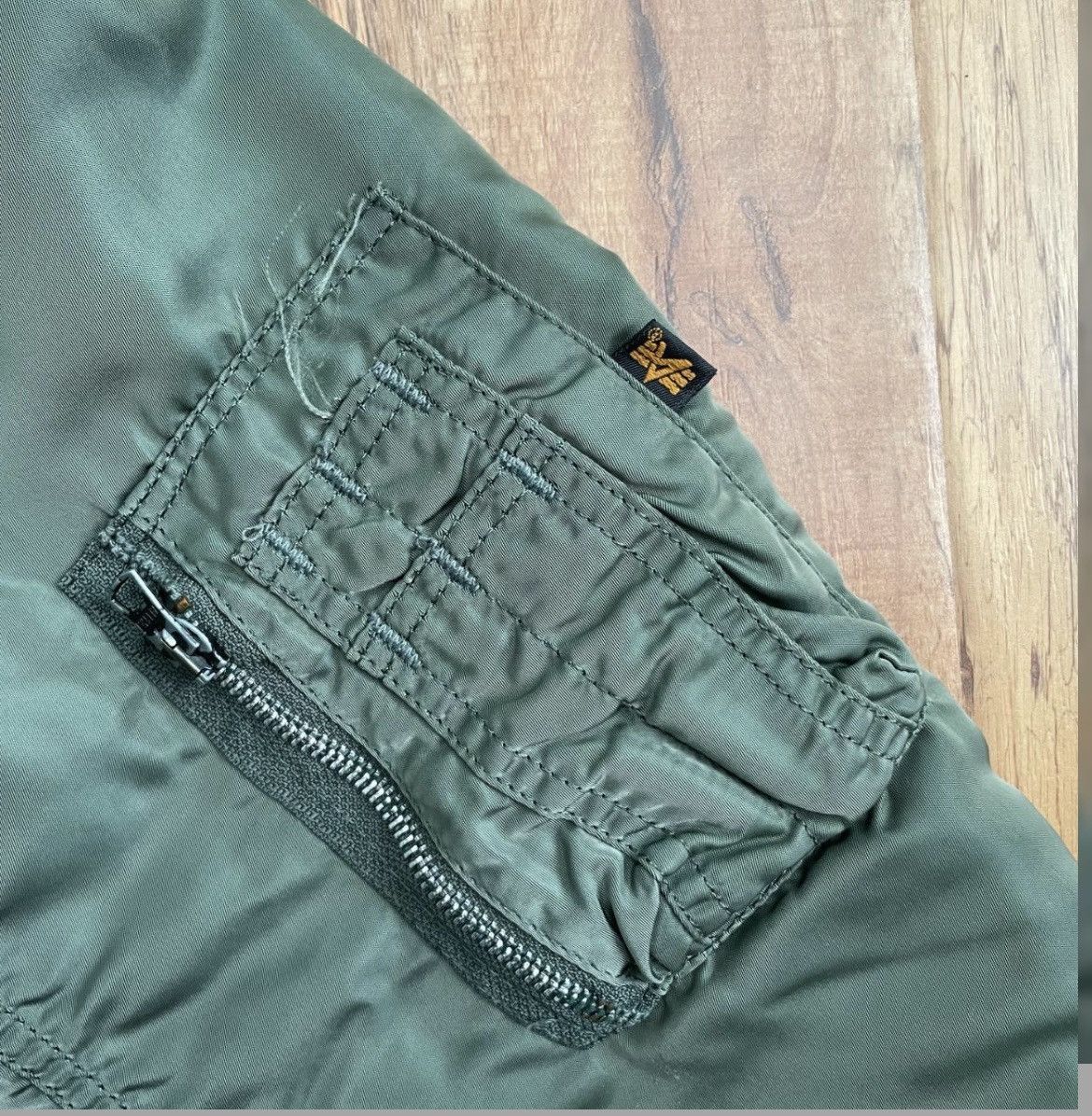 Alpha Industries Vintage Alpha Industries Ma-1 Bomber Jacket Size US M / EU 48-50 / 2 - 5 Thumbnail