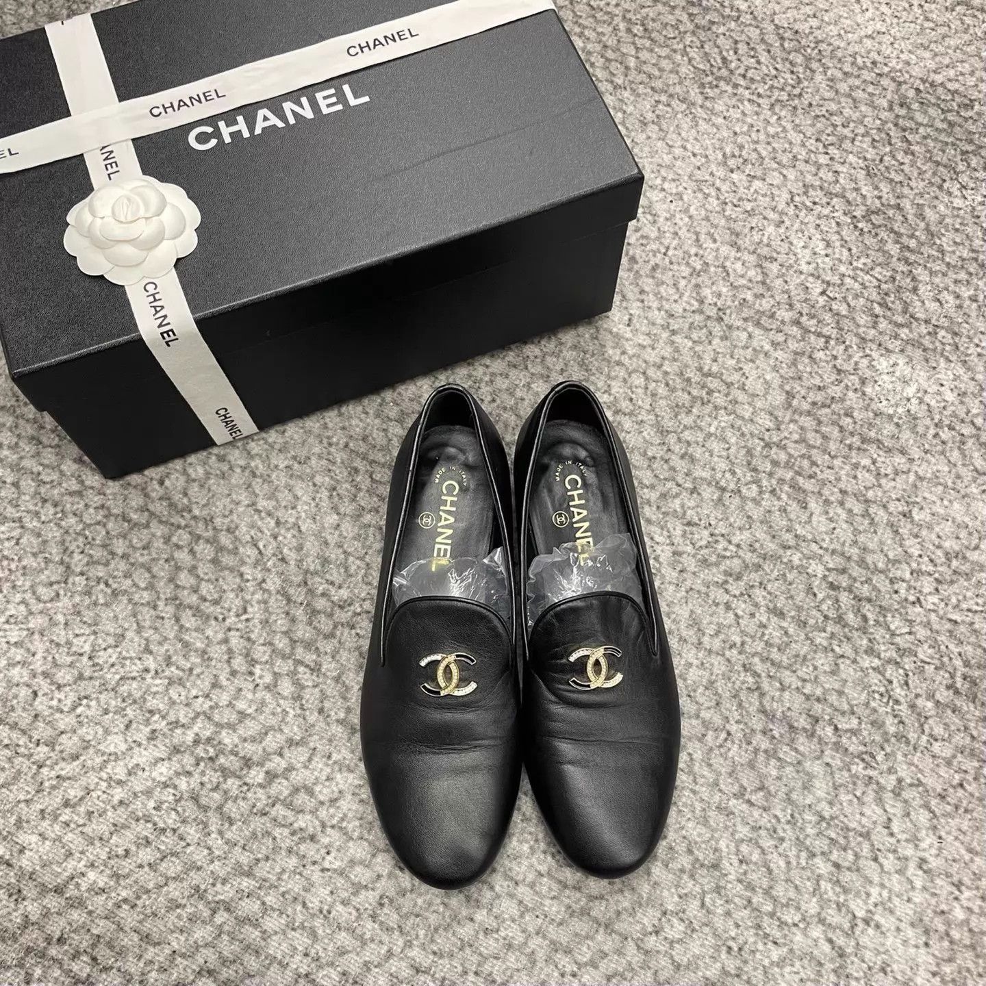 Chanel Chanel Black Leather Loafer 40c Gold Logo Size US 9.5 / IT 39.5 - 1 Thumbnail