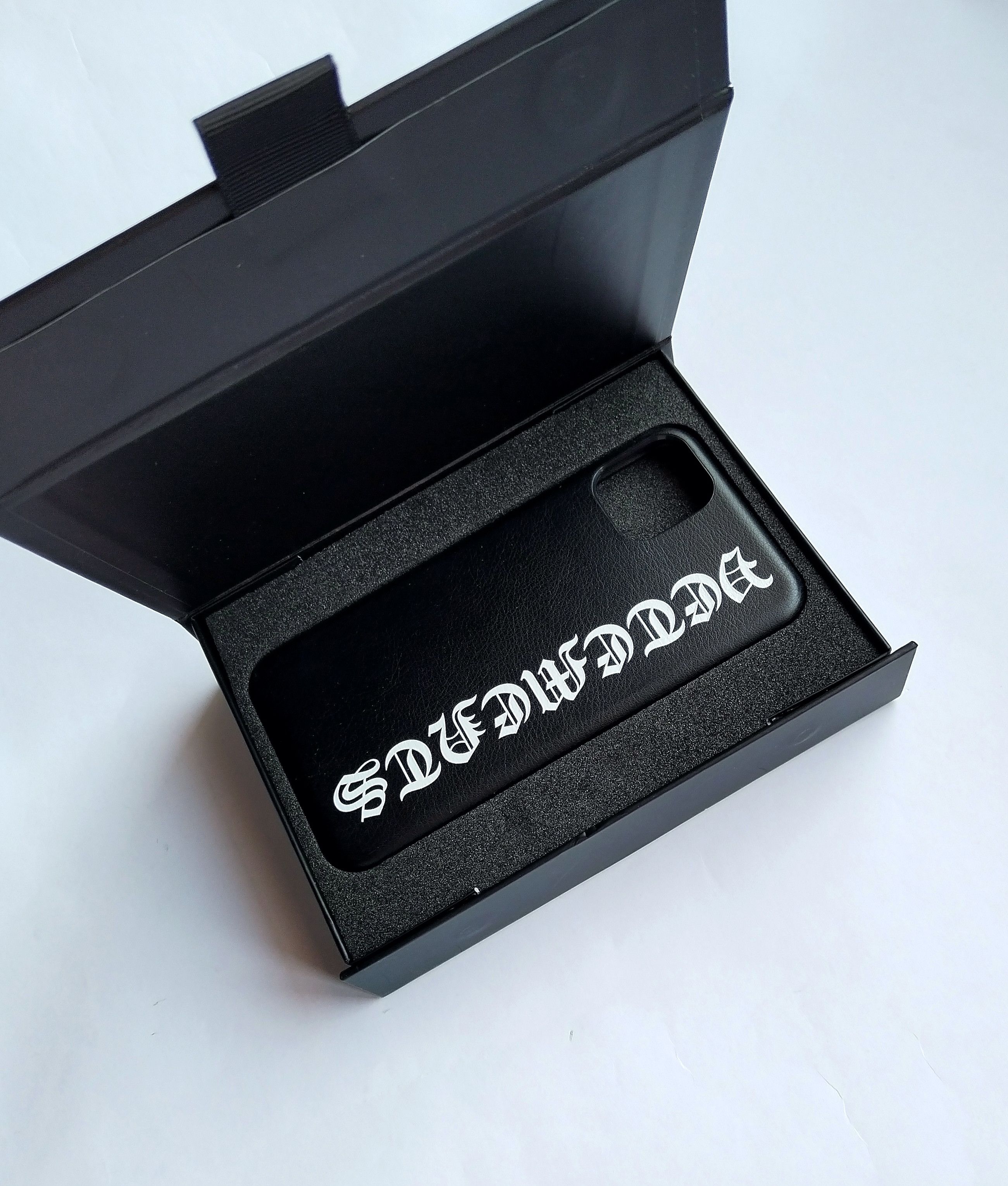 Vetements Iphone 11 Pro Max case w Goth letters Size ONE SIZE - 12 Thumbnail