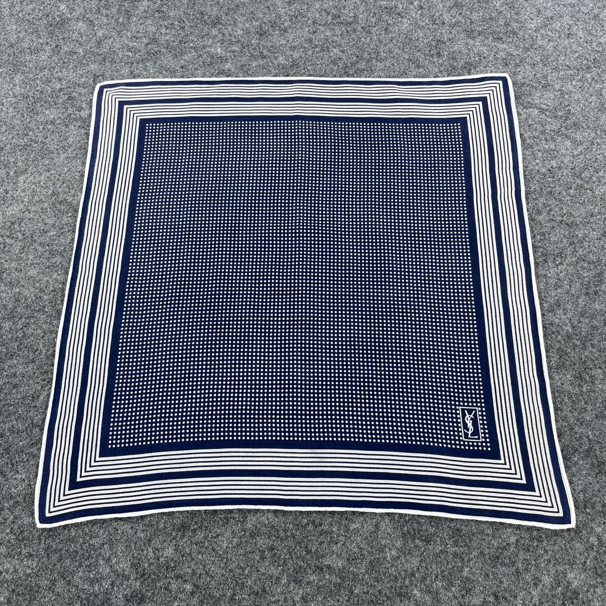 Vintage Yves Saint Laurent Handkerchief / Bandana / Neckerchief B008 Size ONE SIZE - 1 Thumbnail