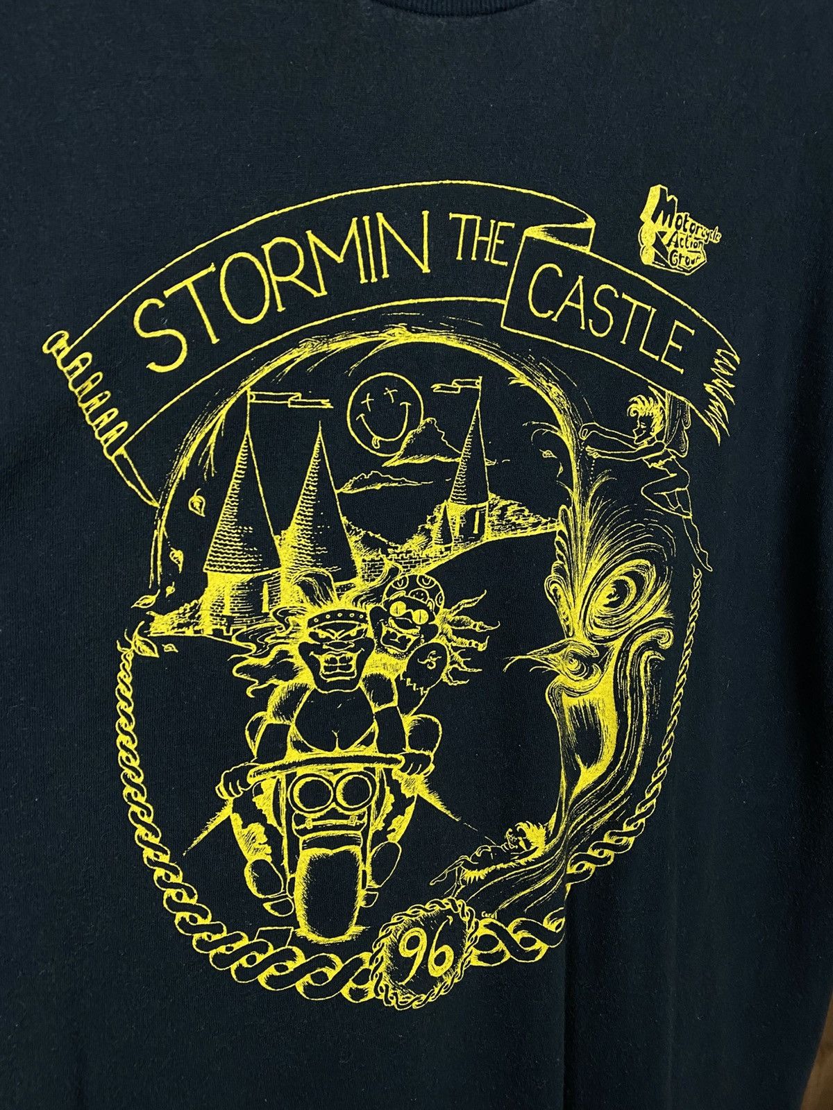 Vintage 🚧Vintage 1996 T-Shirt Stormin The Castle Biker Racing Tee🚧 Size US XL / EU 56 / 4 - 8 Thumbnail
