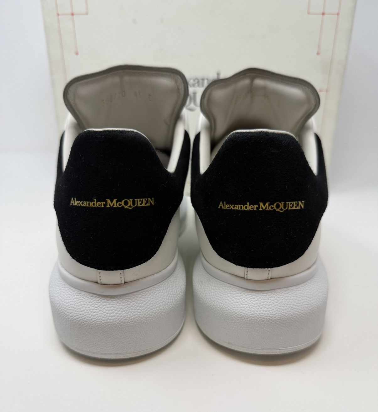 Alexander McQueen Alexander McQueen Oversized Sneaker Suede White/Black Size US 8 / EU 41 - 5 Thumbnail