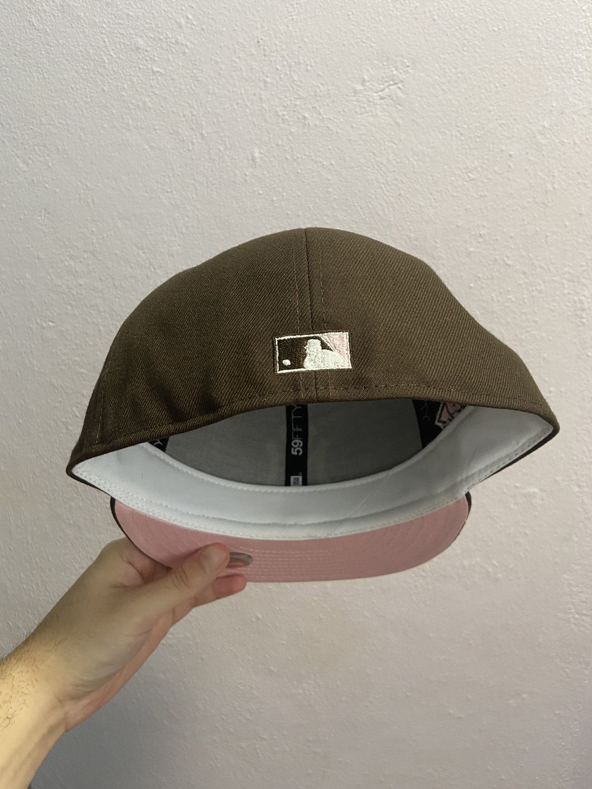MLB × MyFitteds × New Era 7 3/8 - New York Yankees Brown Pink Brim Fitted Hat Cap 1999 Size ONE SIZE - 7 Thumbnail