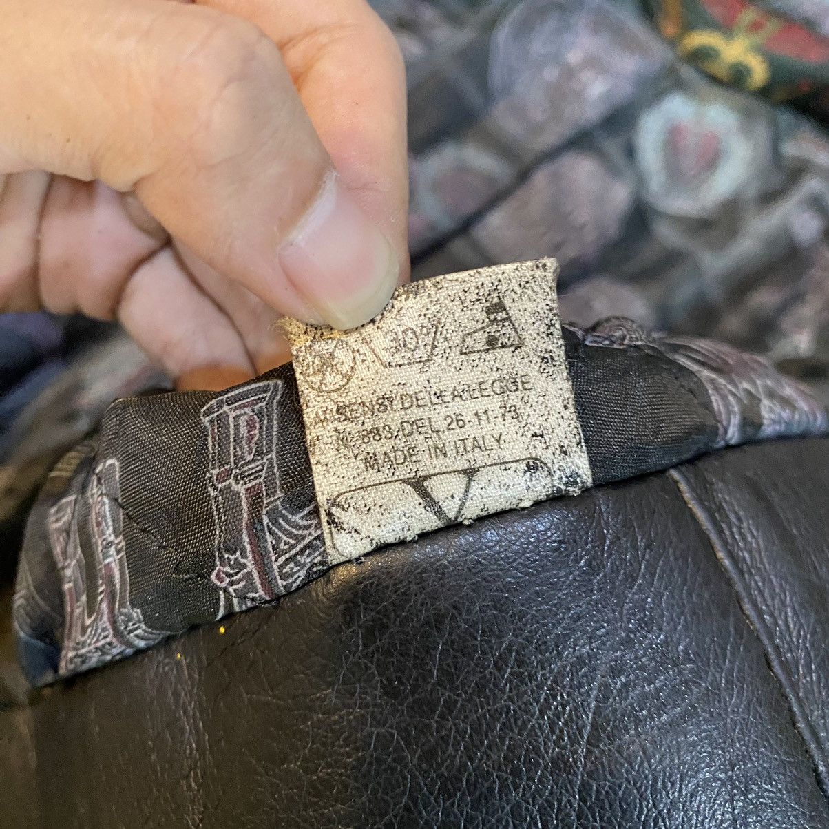 Genuine Leather × Valentino 90s Valentino Fine Leather Vintage