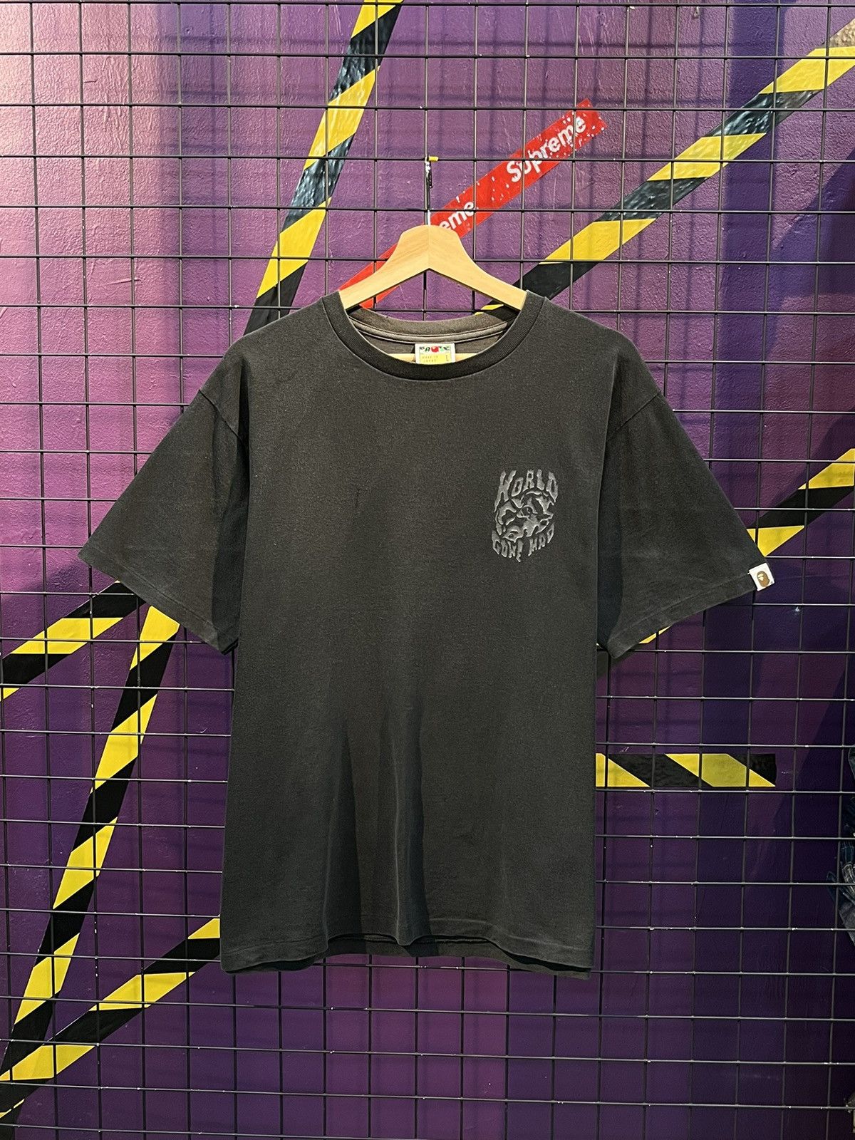 Bape × Japanese Brand × Vintage Bape World Gone Mad T Shirt Size US L / EU 52-54 / 3 - 1 Thumbnail