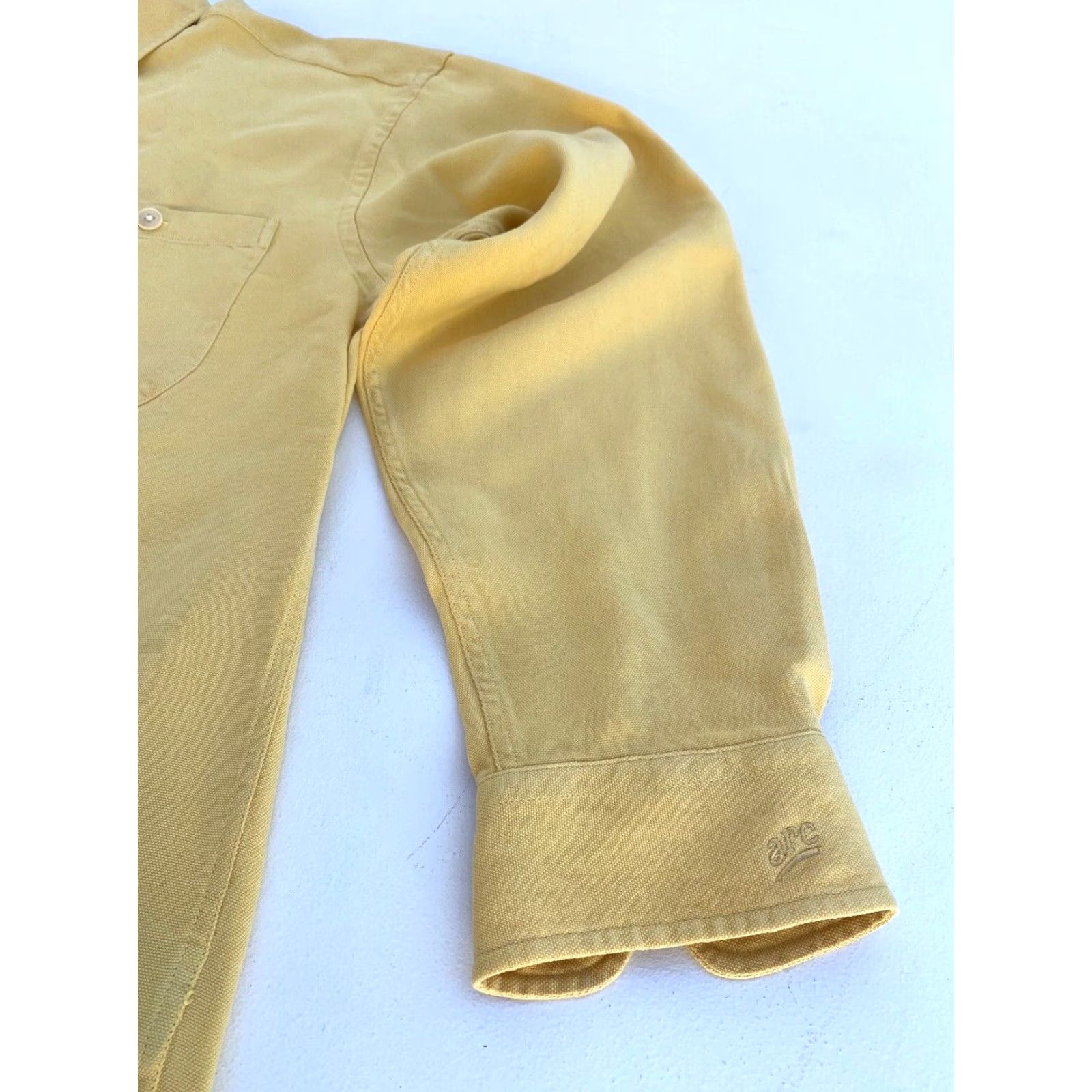 johnnie-O VINTAGE Johnnie Walker Men’s Button-Down Shirt M Silk Yellow Solid Casual Pockets 100% Silk Front Button-Down Collar Mens Size US M / EU 48-50 / 2 - 7 Thumbnail