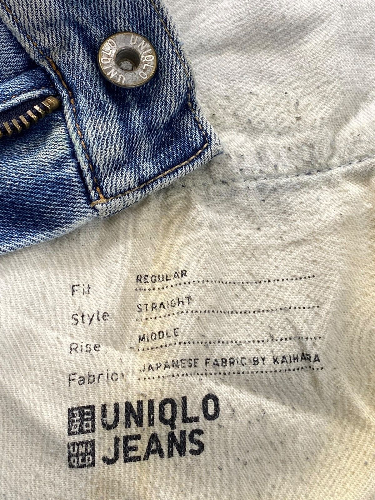 Uniqlo Uniqlo Light Wash Ripped Style Straight Leg Jeans Size US 32 / EU 48 - 11 Thumbnail