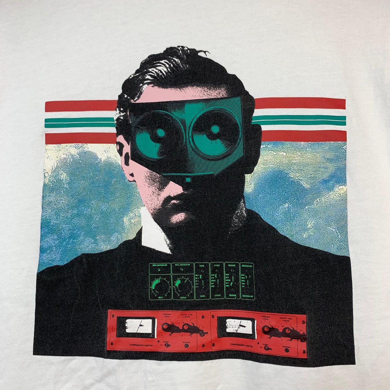 GU × Undercover UNDERCOVER Jun TAKAHASHI Long Sleeve Tee Photoprint Size US M / EU 48-50 / 2 - 6 Thumbnail