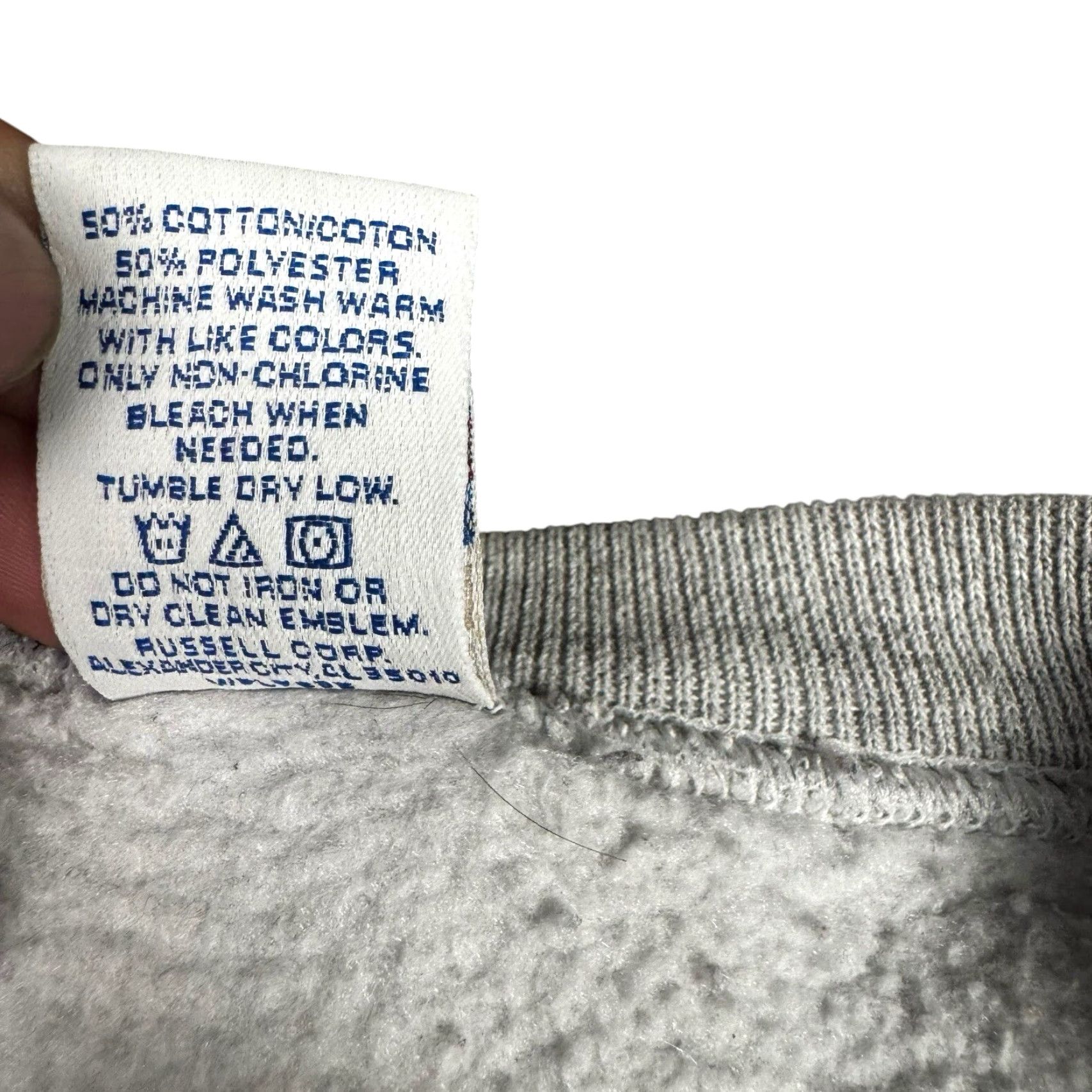 Russell Athletic VINTAGE Russell Sweatshirt Mens L Athletic 90s Y2K Fleece Basketball Crew Neck Gray Logo Folded/Regular Mens Size US L / EU 52-54 / 3 - 5 Thumbnail