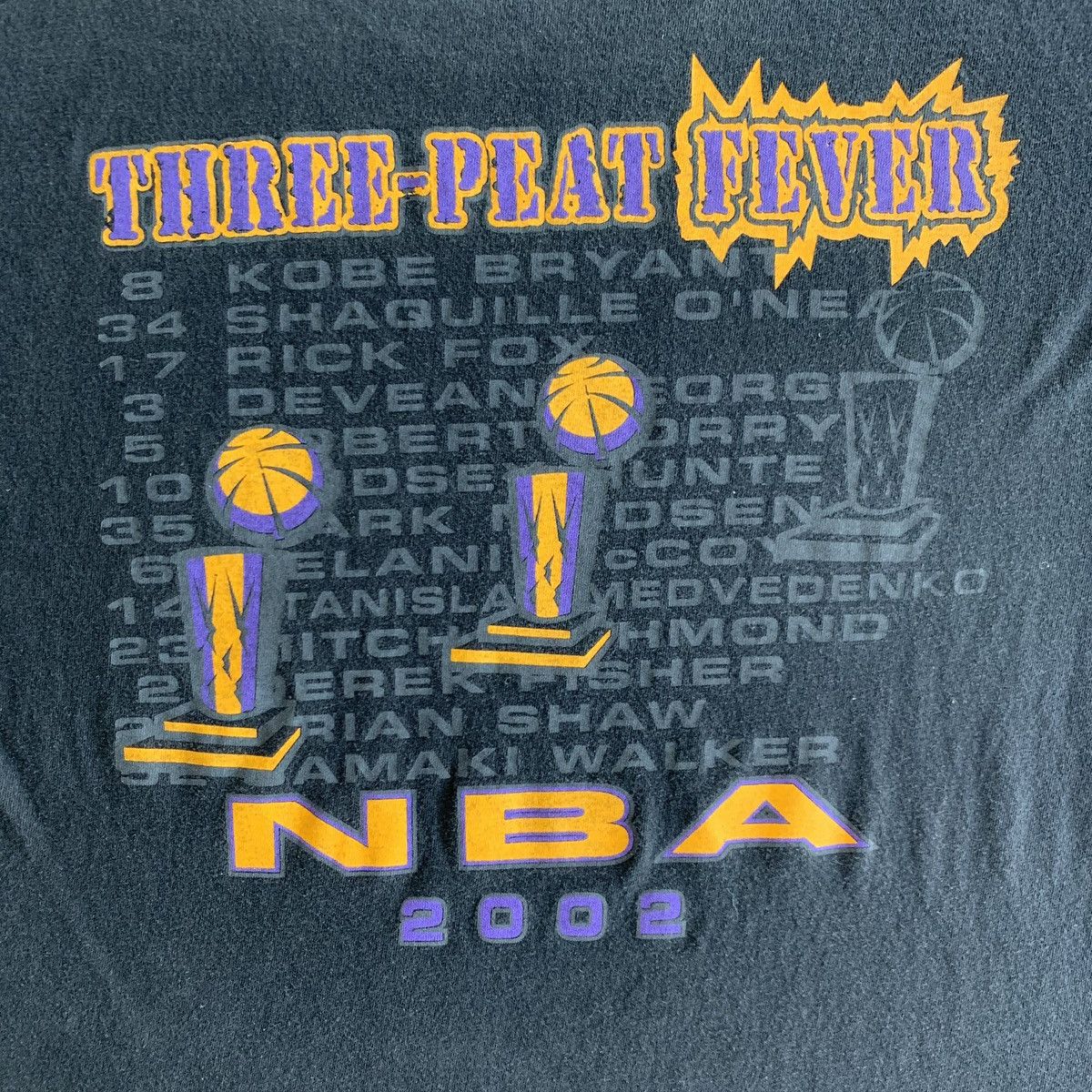 Gildan × NBA × Vintage 2002 VTG LA Lakers NBA Championship 3 peat tee KOBE SHAQ LG Size US L / EU 52-54 / 3 - 4 Thumbnail