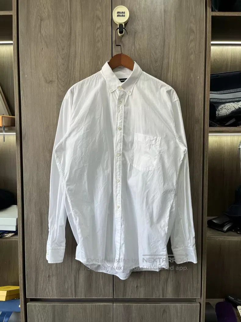 Balenciaga Balenciaga Back Grey Logo White Shirt Size XS / US 0-2 / IT 36-38 - 1 Thumbnail