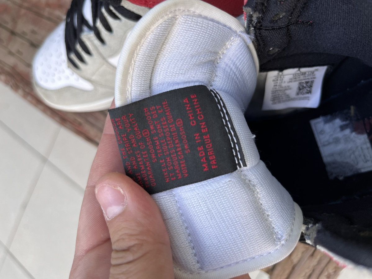Jordan Brand × Nike Air Jordan 1 Retro High OG "Light Smoke Grey" Size US 9.5 / EU 42-43 - 12 Thumbnail