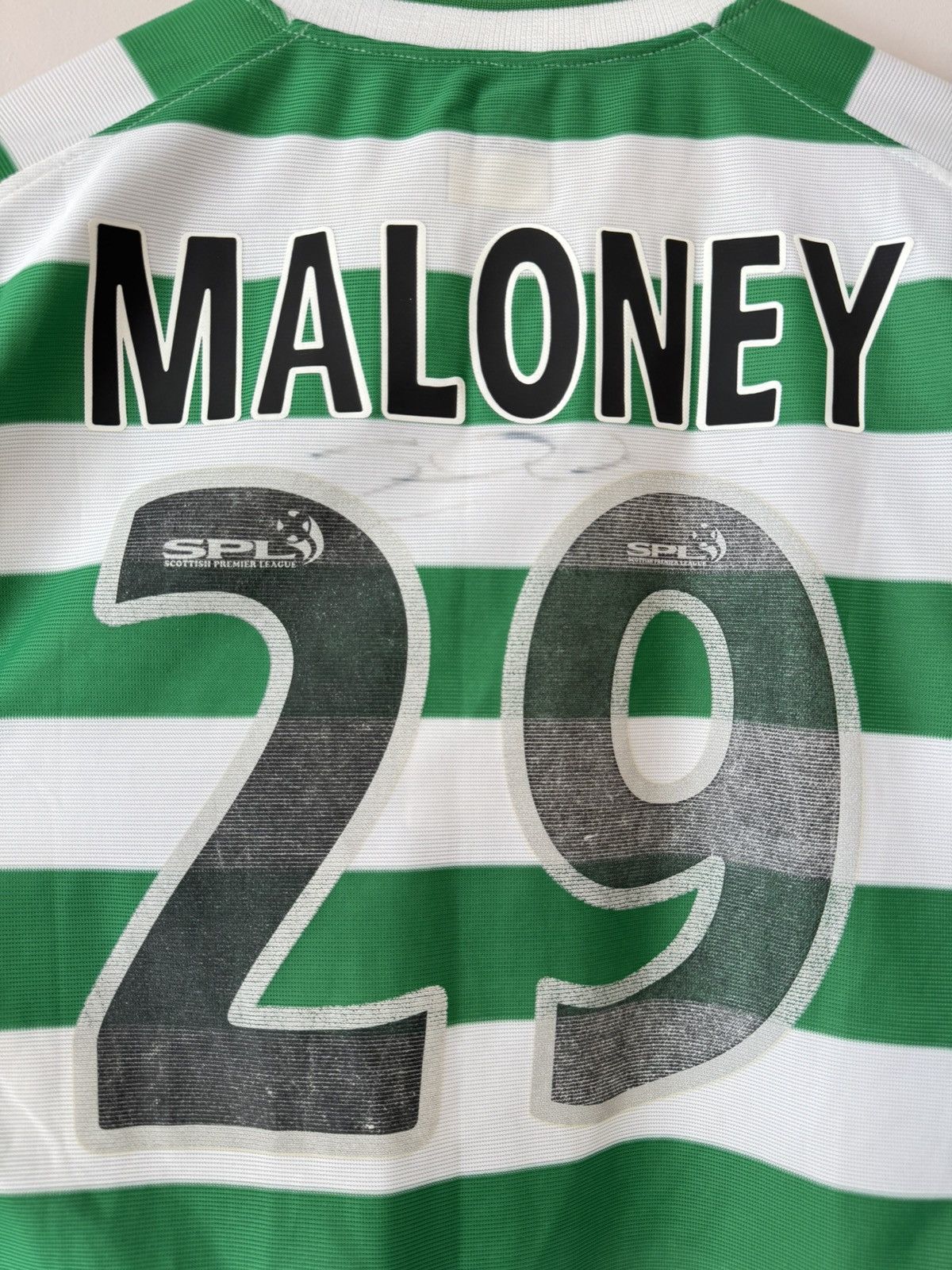 Umbro Maloney #29 Celtic 2001-2003 Home Signed Longsleeve Jersey Size US L / EU 52-54 / 3 - 8 Thumbnail