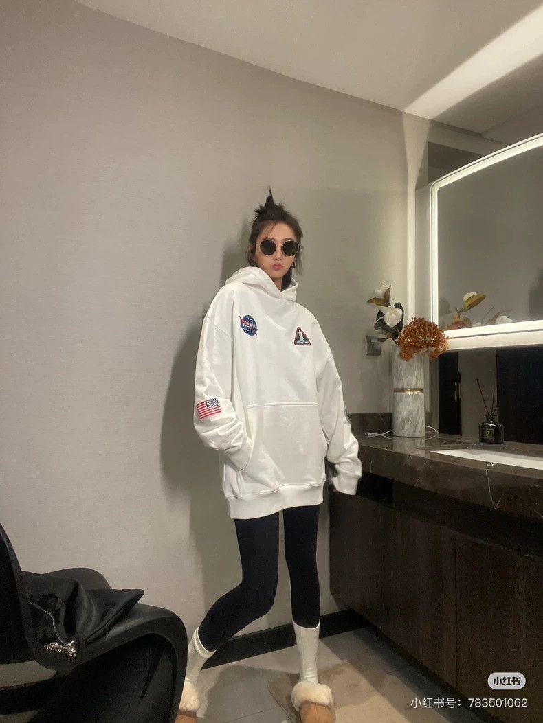Balenciaga Balenciaga NASA Collaboration Labeled Hooded White Sweatsh Size US XS / EU 42 / 0 - 7 Thumbnail