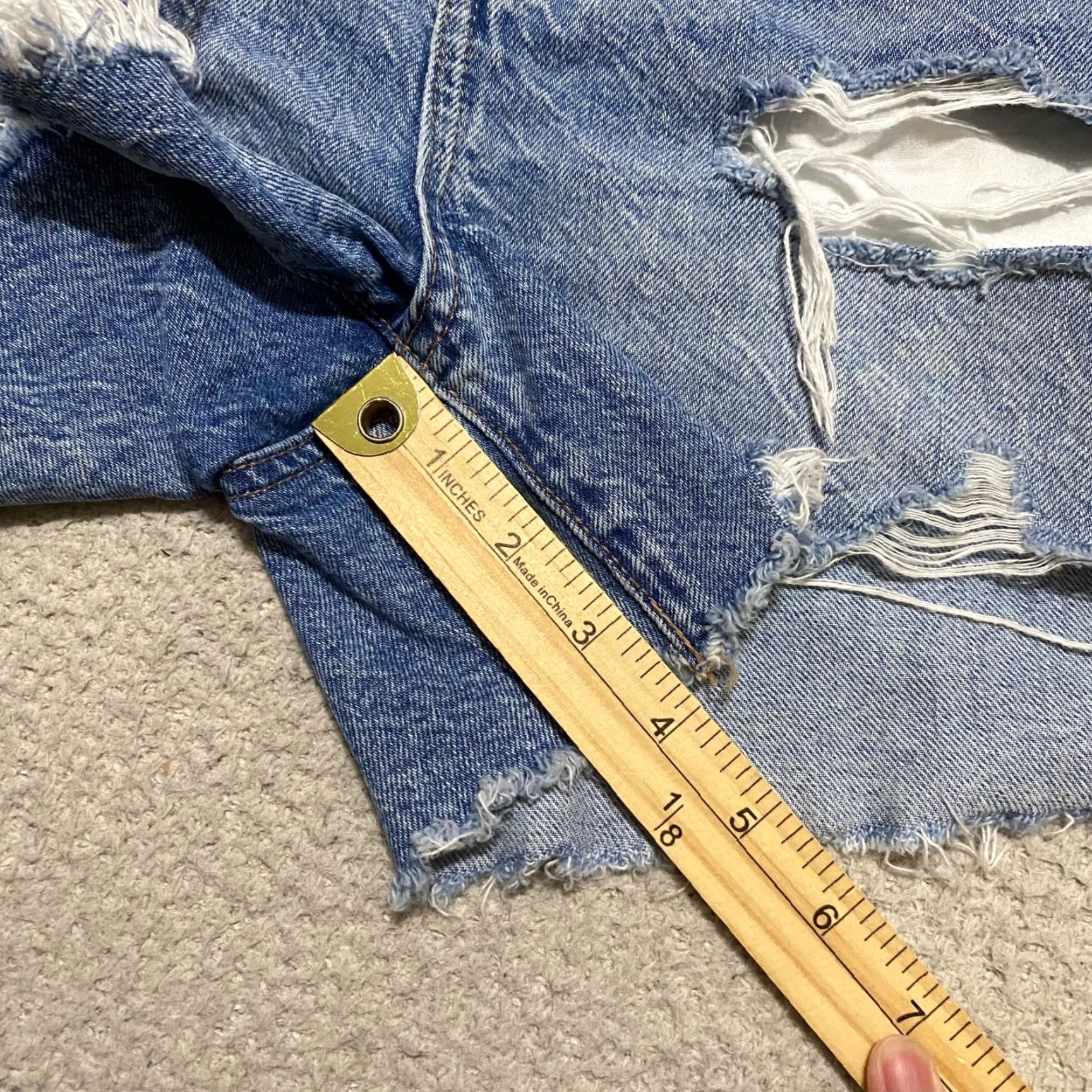 American Eagle Outfitters American Eagle Womens 00 Jean Shorts Blue Denim Distressed Baggy Mom Inseam 4" Size 24" / US 00 / IT 34 - 6 Thumbnail