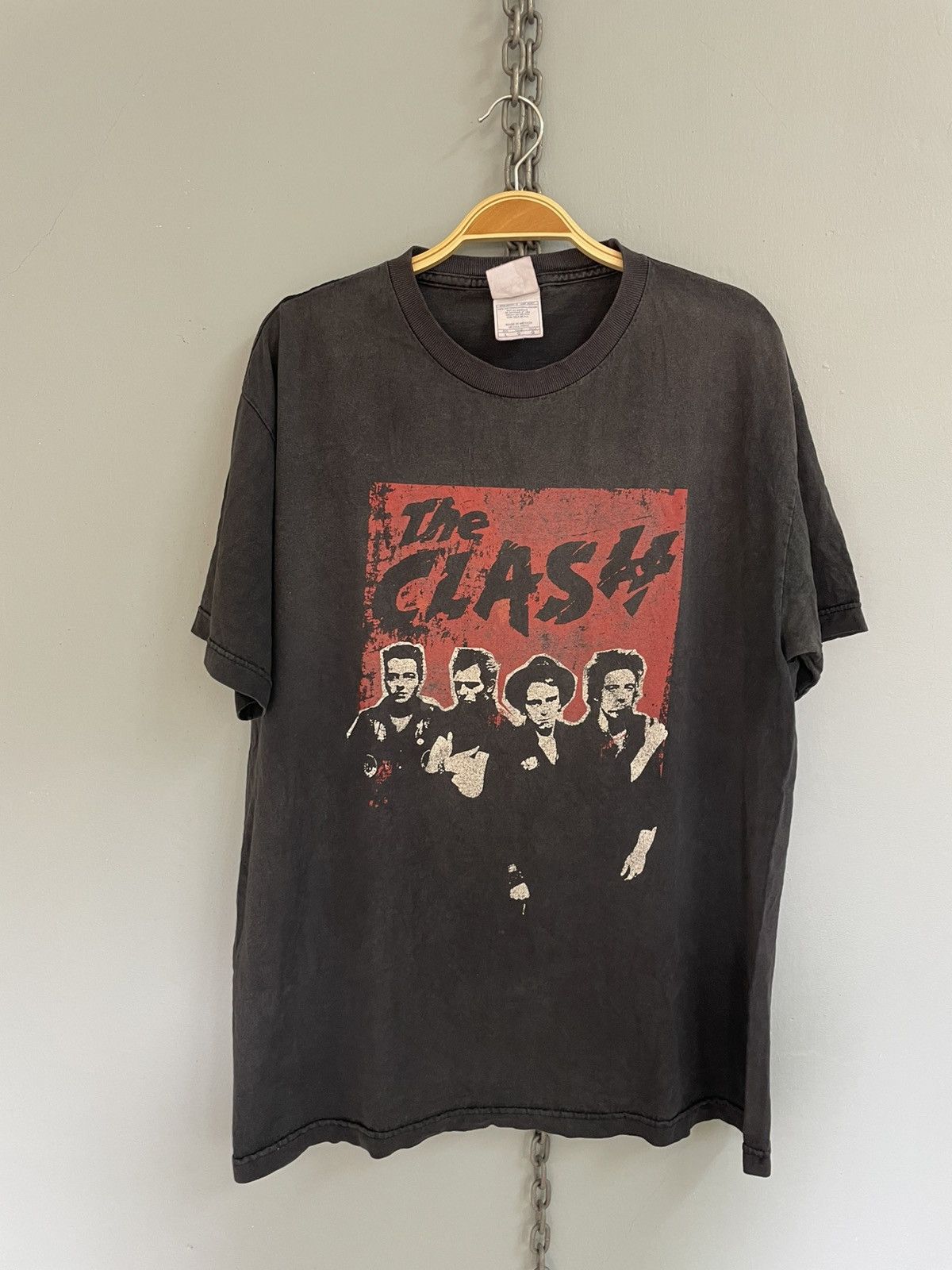 Band Tees Vintage The Clash punk band distress t shirt Size US L / EU 52-54 / 3 - 1 Thumbnail