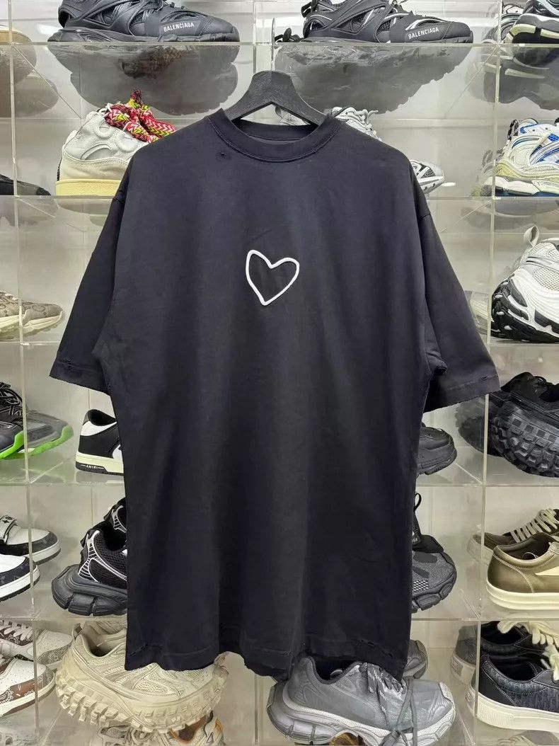 Balenciaga Balenciaga Tanabata solid color heart-shaped worn-out effe Size US S / EU 44-46 / 1 - 1 Thumbnail