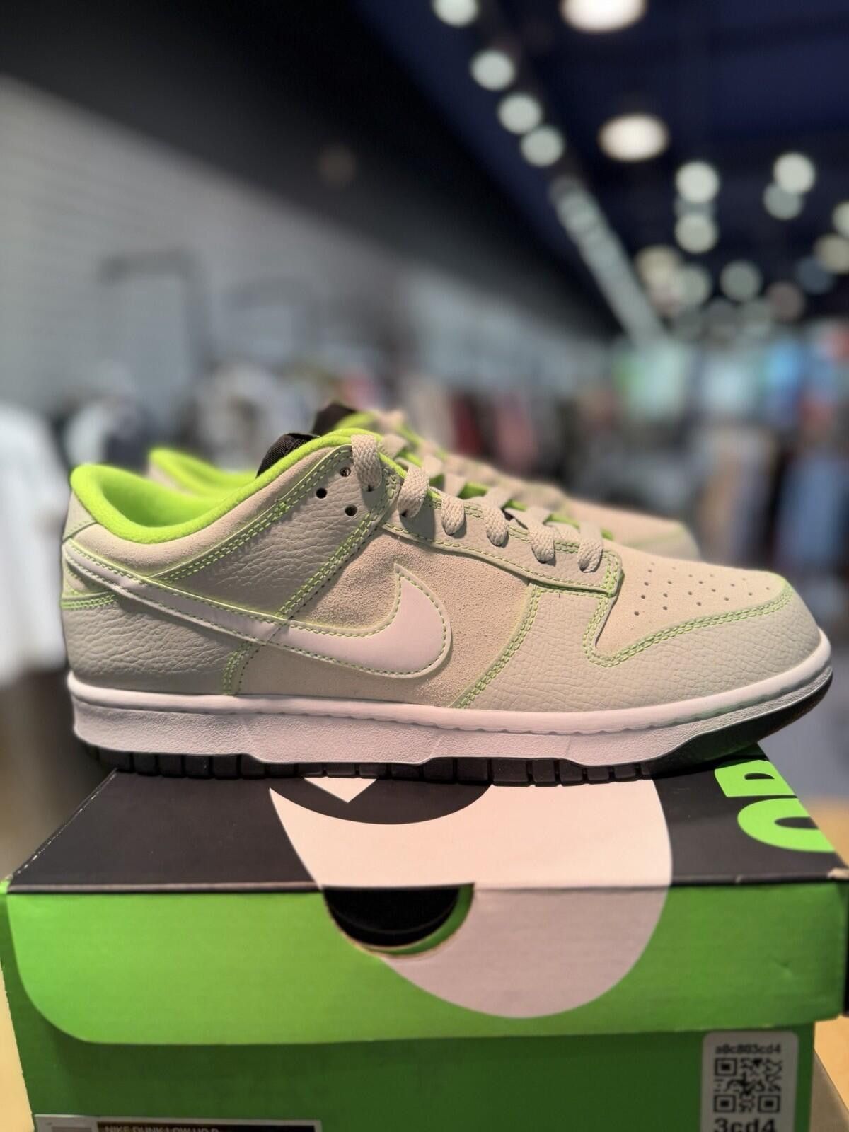 Nike Nike Dunk Low 'University of Oregon' Men's Size 9 Size US 9 / EU 42 - 7 Thumbnail