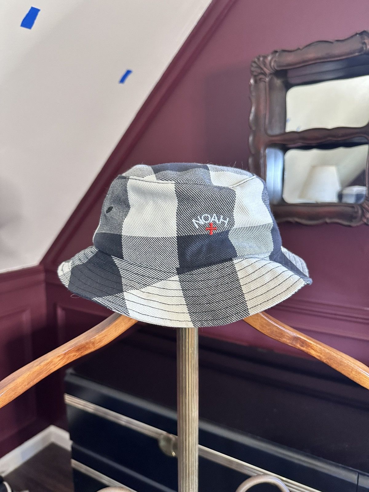 Noah NOAH NYC checkered plaid logo embroidered bucket hat Size ONE SIZE - 1 Thumbnail
