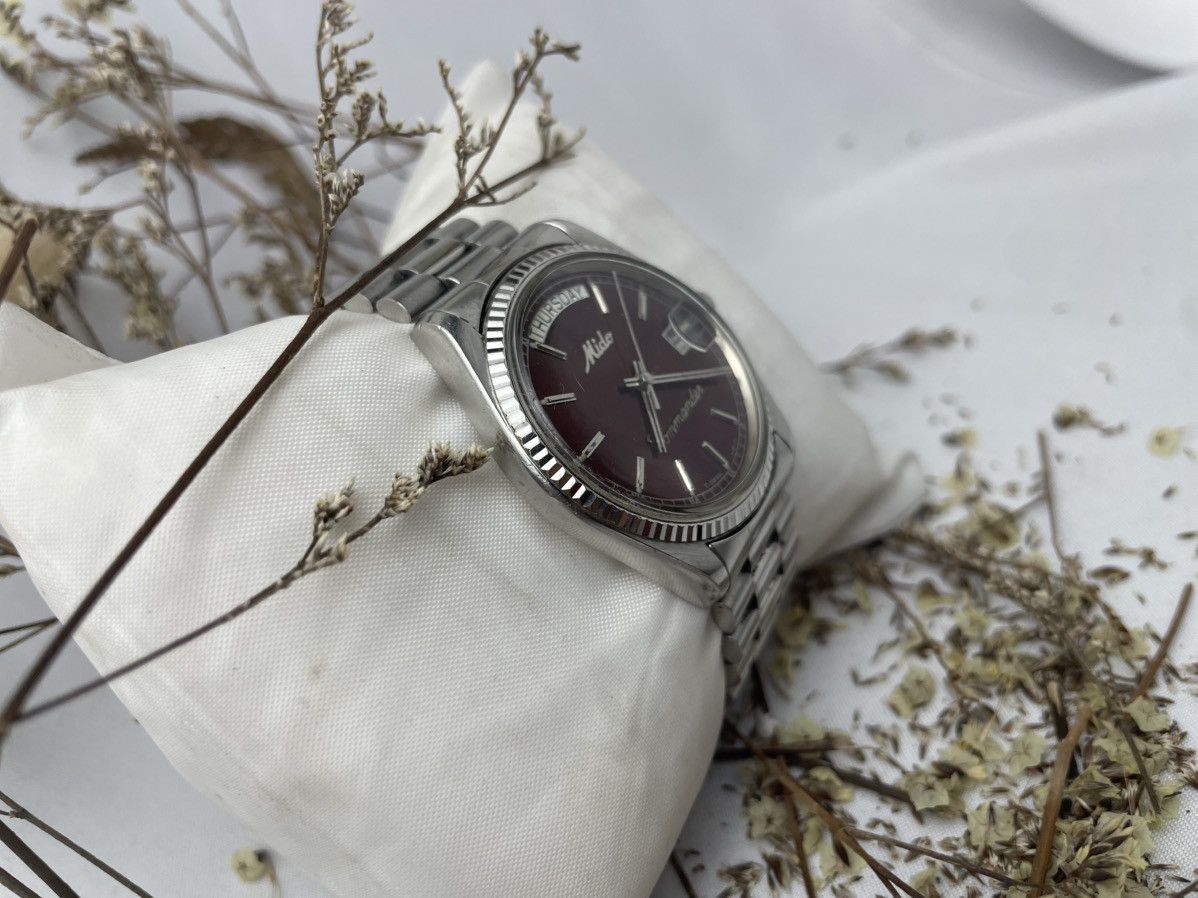 Other MIDO COMMANDER RED DIAL WITH BOX Size 38 - 4 Thumbnail