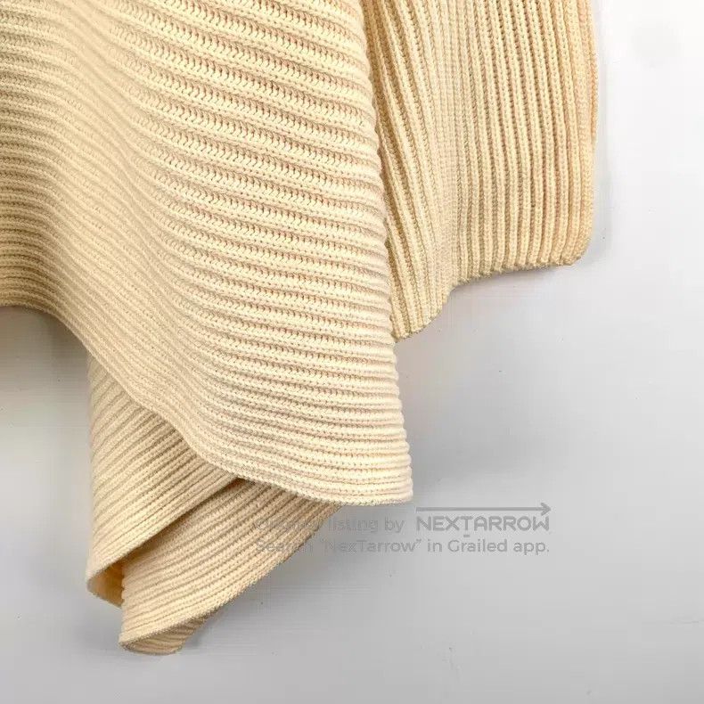 Dior Dior Beige cashmere irregular round-neck long-sleeved knit Size L / US 10 / IT 46 - 4 Thumbnail