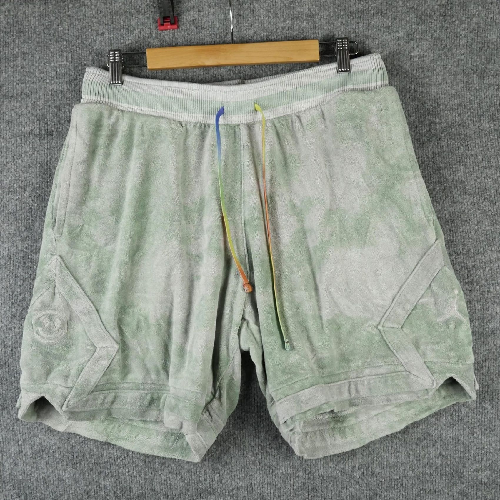Jordan Brand Jordan Sweat Shorts Mens M Green Terry J Balvin DR2964-316 Size US 31 - 2 Thumbnail