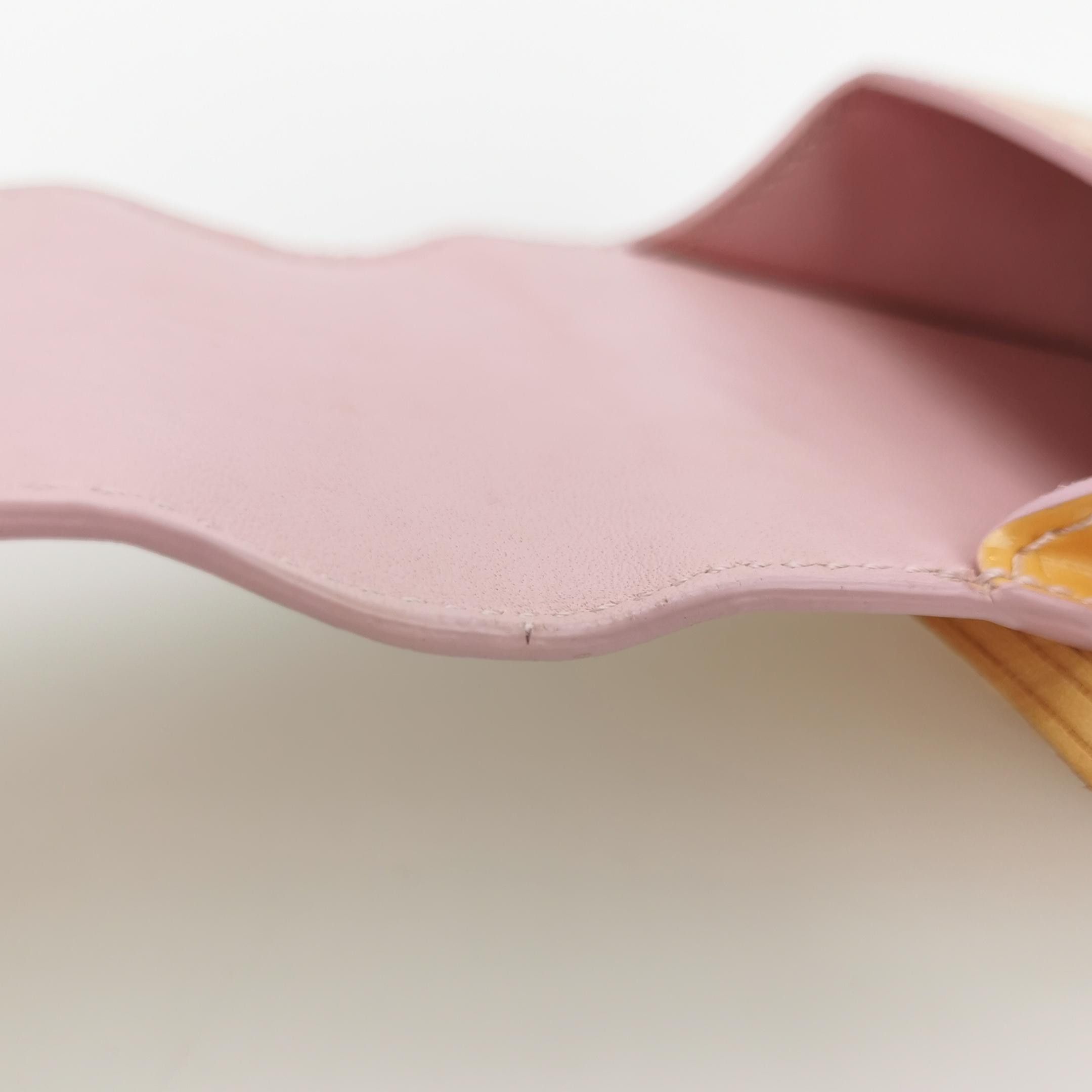 Louis Vuitton Louis Vuitton (LV) Solid color leather embossed old flower Size ONE SIZE - 7 Thumbnail