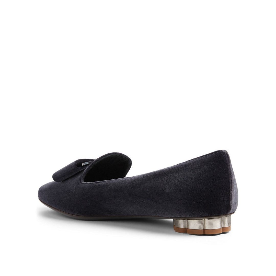 Salvatore Ferragamo Salvatore Ferragamo Sarno Velvet Flower Heel Loafers sz. 6B Size US 6 / IT 36 - 4 Thumbnail