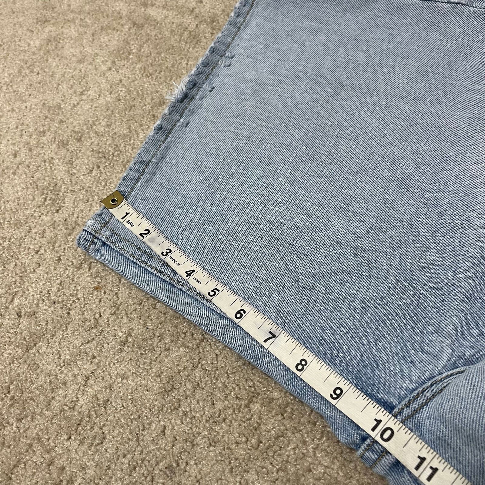 Lee Lee Y2K Light Washed Baggy Distressed Jorts 36W Size US 36 / EU 52 - 7 Thumbnail