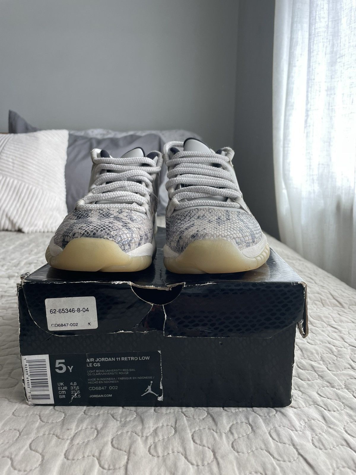 Jordan Brand Jordan 11 low " Light bone " Size US 5 / EU 37 - 4 Thumbnail
