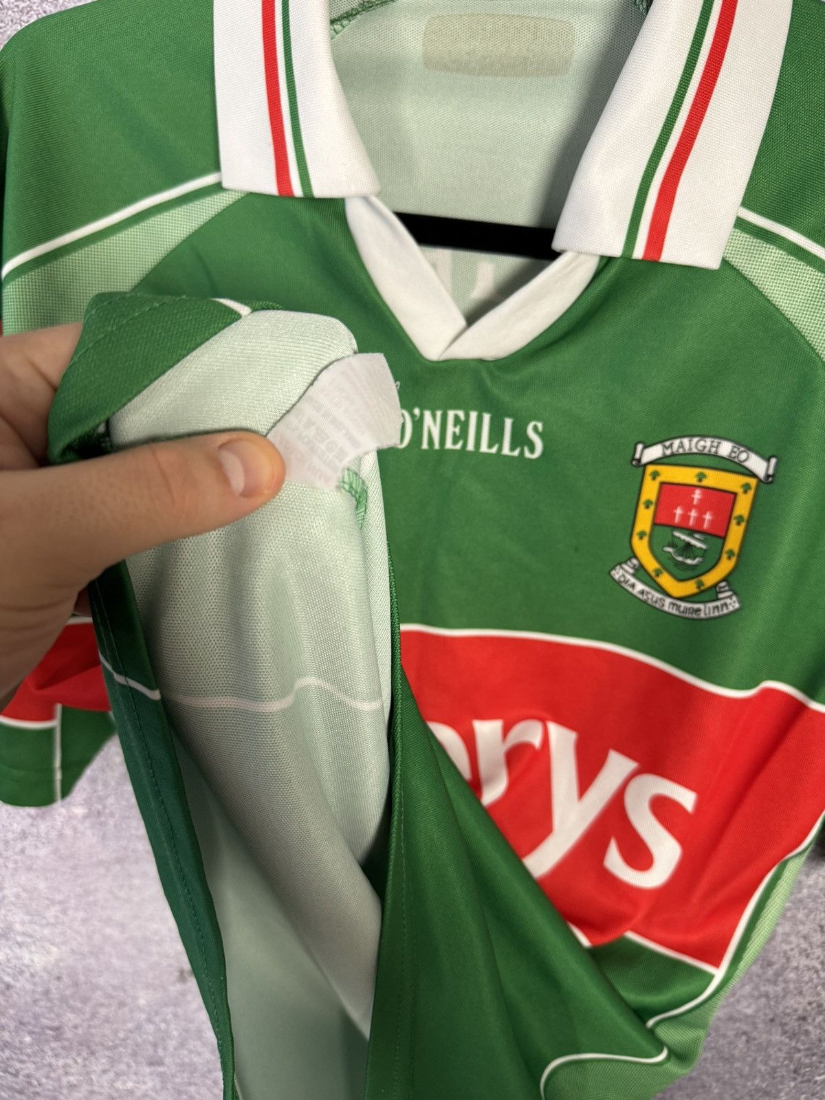 O'Neills × Vintage O’neills Maigh Eo Mayo GAA 2004 Home Top Jersey men’s Size US S / EU 44-46 / 1 - 13 Thumbnail
