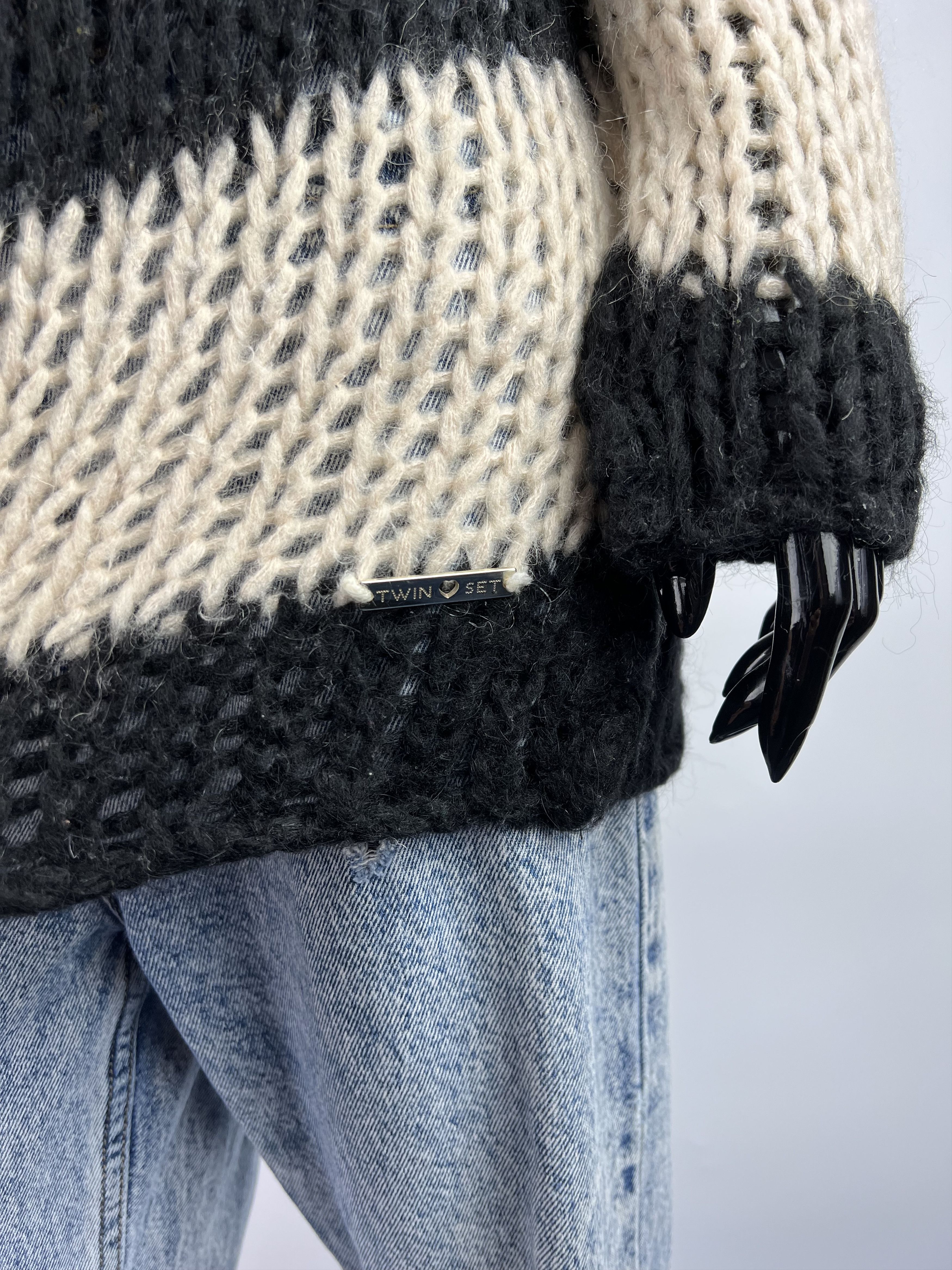 TWINSET Twin-Set Simona Barbieri Mohair Knitted Sweater Size XS / US 0-2 / IT 36-38 - 3 Thumbnail