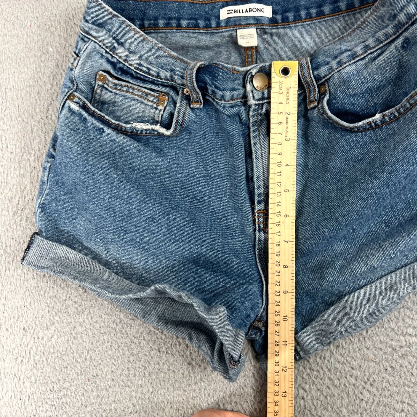 Billabong Billabong Women's Denim Cuffed High Waisted Shorts Size 28 Straight Leg Casual Blue 5-Pocket Womens Button Logo Vintage: No Size 29" - 3 Thumbnail