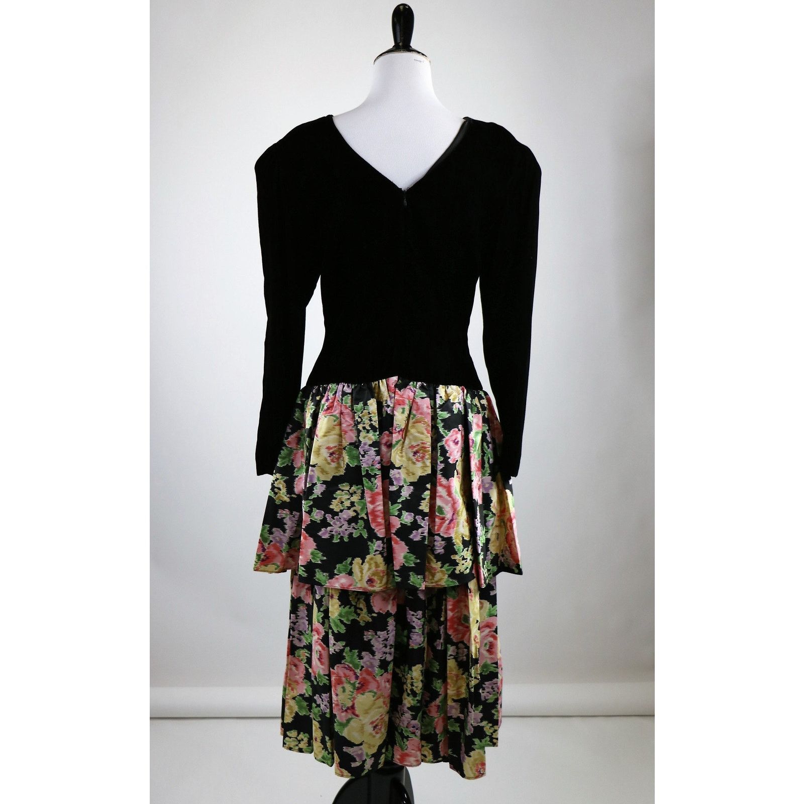 Vintage Vintage 1980s Velvet Floral Print Donna Morgan Dress Medium Size M / US 6-8 / IT 42-44 - 8 Thumbnail