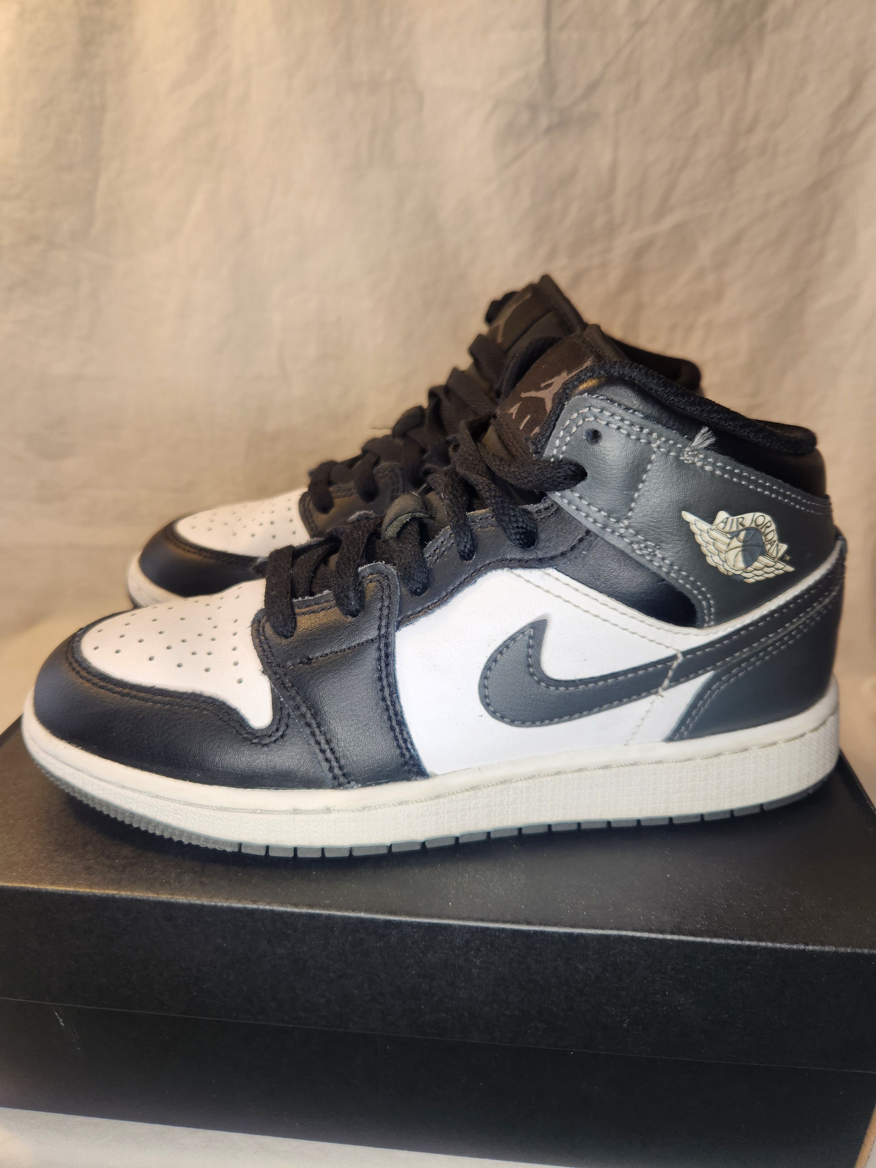 Other air jordan 1 mid gs Size US 5 / EU 37 - 5 Thumbnail
