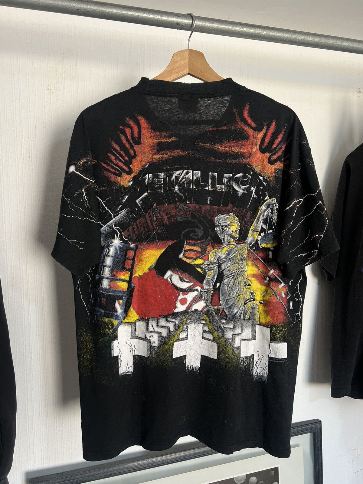 Metallica Vintage 1991 Metallica Master of Puppets All Over Print tee Size US L / EU 52-54 / 3 - 2 Thumbnail