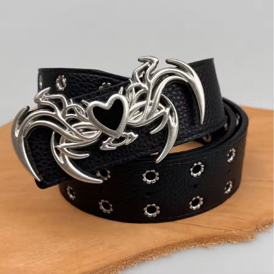 Leather Vintage Devil Wing Heart Pu Leather Studded Belt Size ONE SIZE - 1 Thumbnail