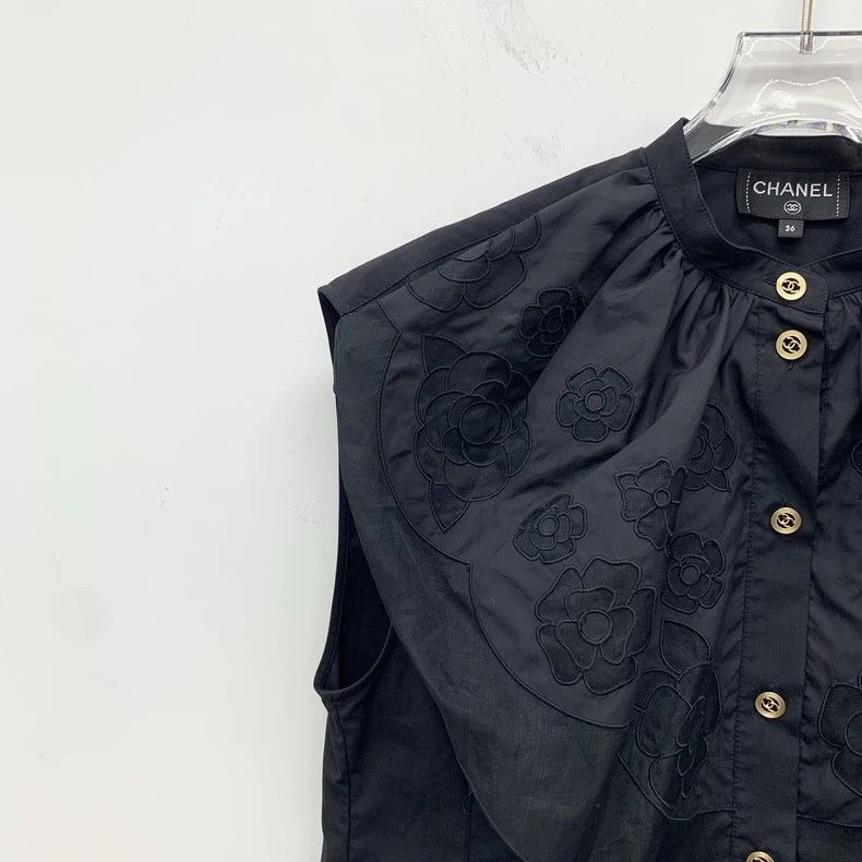Chanel Chanel Black camellia embroidered single-breasted round-nec Size XS / US 0-2 / IT 36-38 - 3 Thumbnail