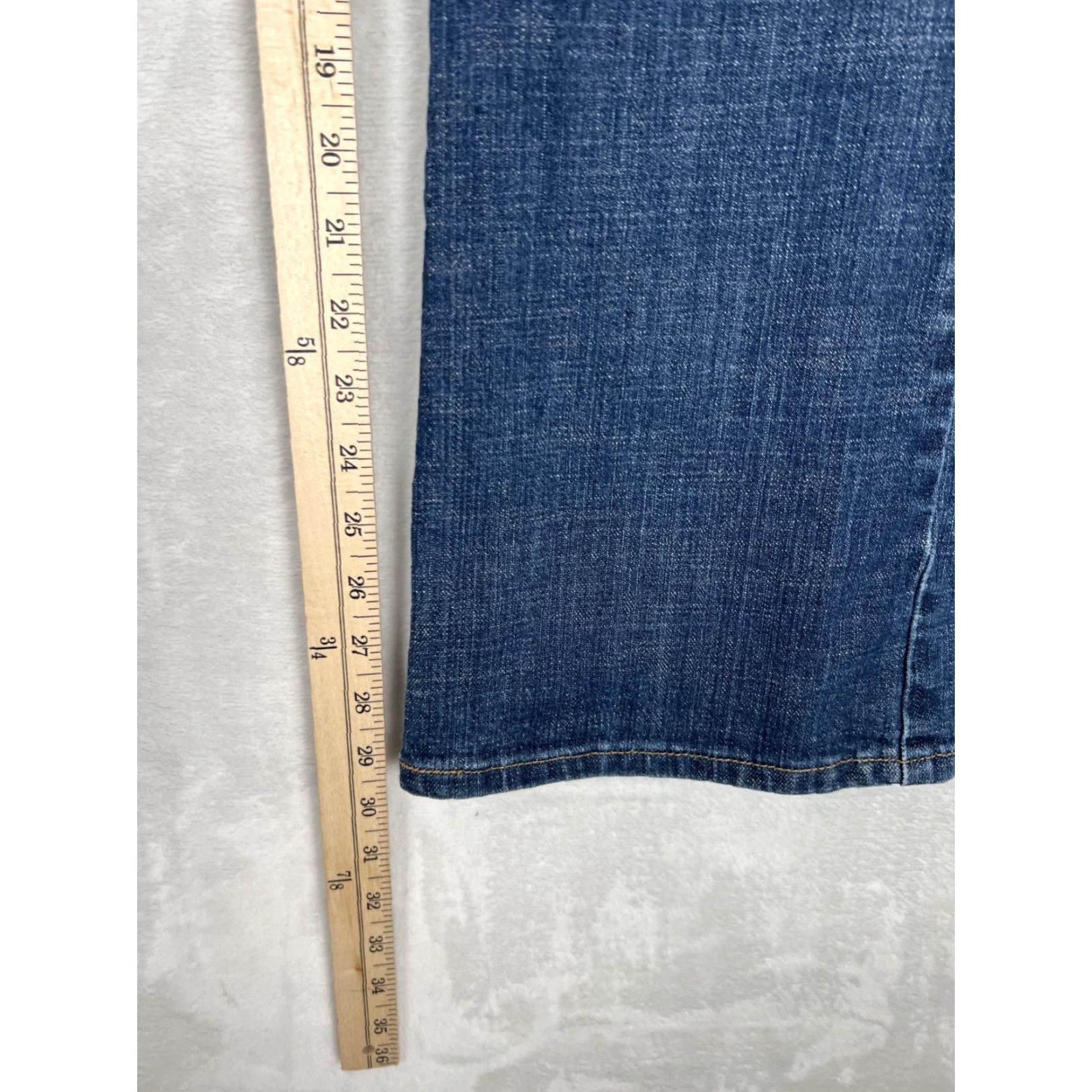Levi's VINTAGE Levi's 547 Platinum Flare Blue Denim Jeans 14 Regular Women 34in 30in Medium Blue Denim Flared 5-Pocket Size 36" / US 14 / IT 50 - 3 Thumbnail