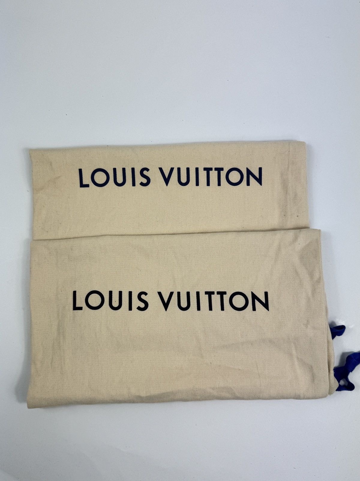 Louis Vuitton CLASSIC LOGO SNEAKERS Size US 11 / EU 44 - 12 Thumbnail