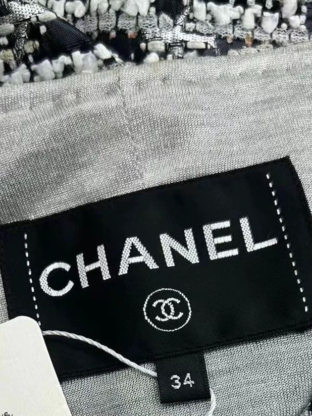 Chanel Chanel Airport series silver tweed jacket Size XXS / US 00 / IT 34 - 6 Thumbnail