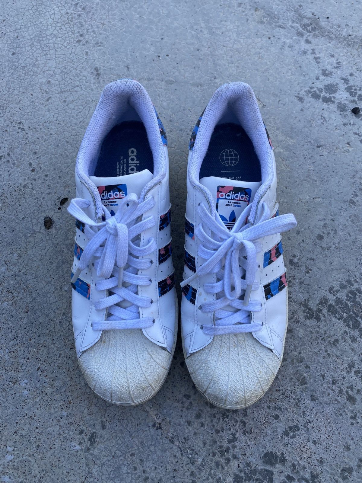 Adidas Adidas superstar size 8.5uk Size US 8.5 / EU 41-42 - 2 Thumbnail