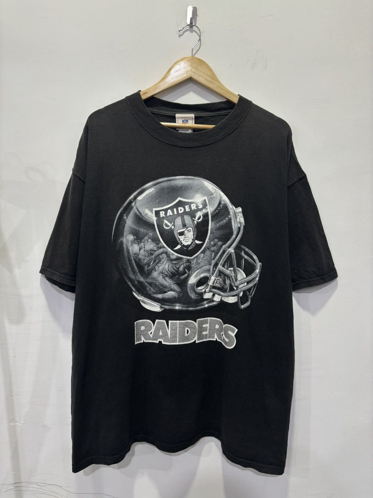 NFL Vintage Raiders Tshirt Size US XXL / EU 58 / 5 - 1 Thumbnail