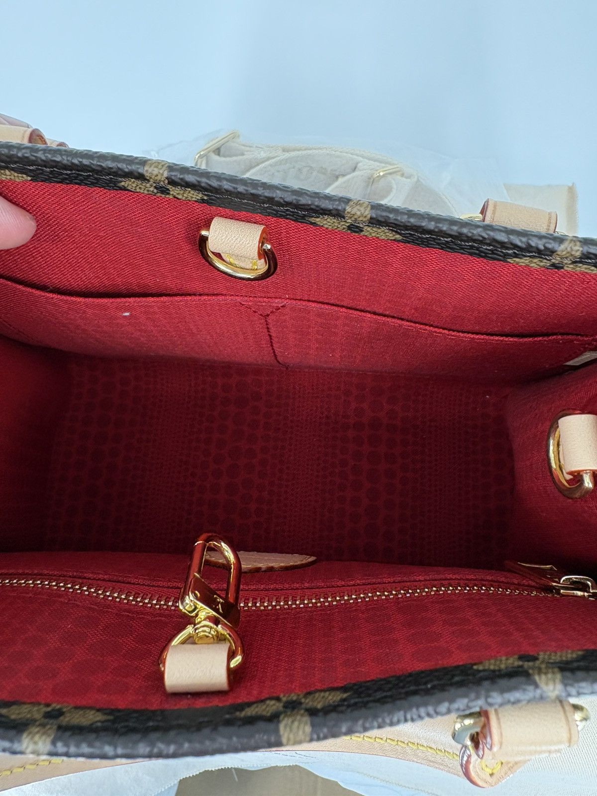 Louis Vuitton Louis Vuitton x YK OnTheGo PM Bag Size ONE SIZE - 6 Thumbnail