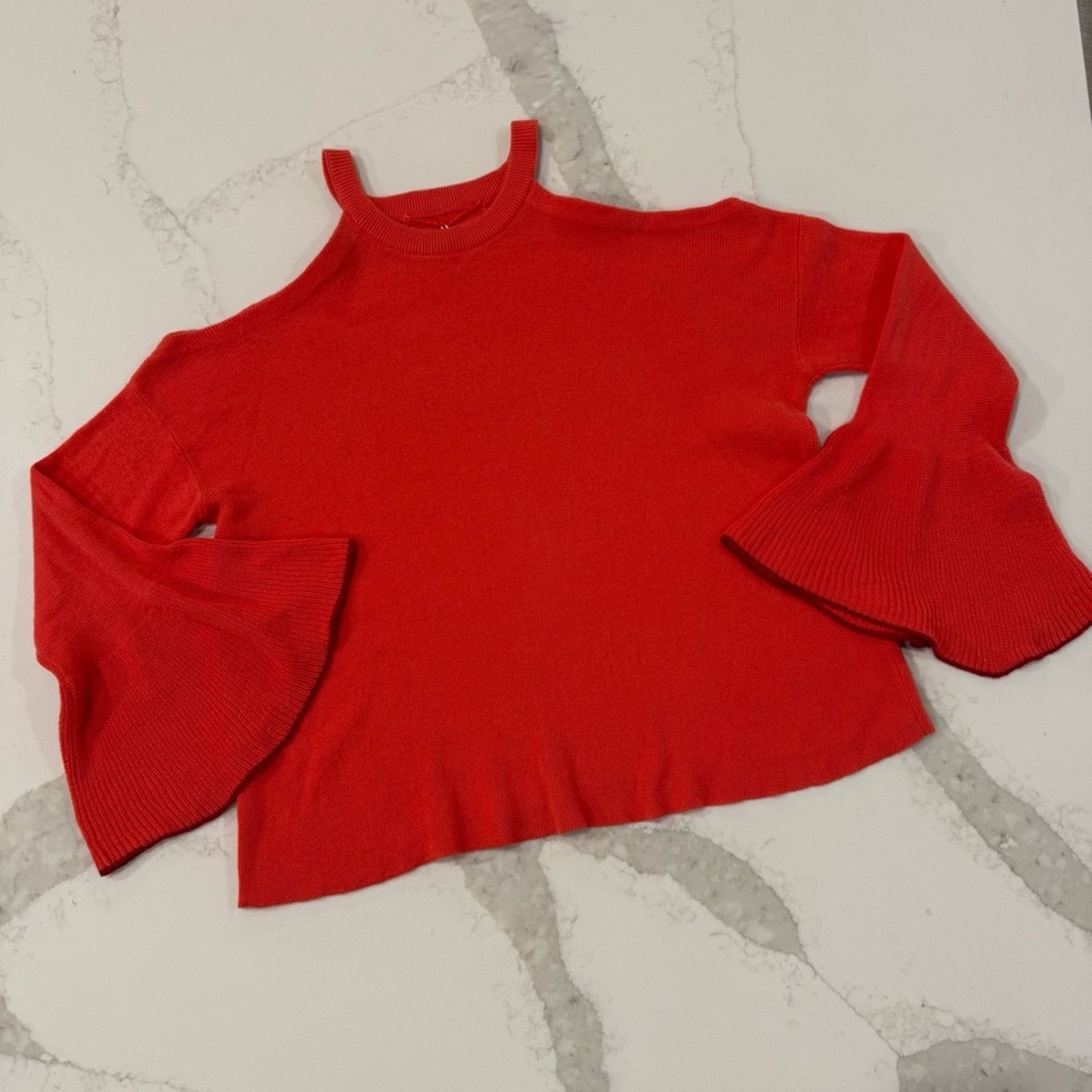 Anthropologie Knitted & Knotted Anthropologie ColdShoulder Sweater WomenXS Size XS / US 0-2 / IT 36-38 - 1 Thumbnail