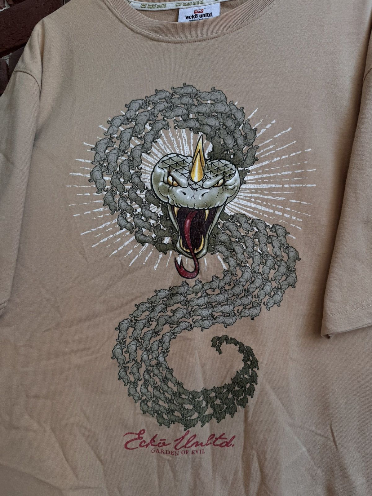 Ecko Unltd. Ecko Unltd Vintage Rap Garden Of Evil Snake Tshirt Streetwea Size US XXL / EU 58 / 5 - 5 Thumbnail